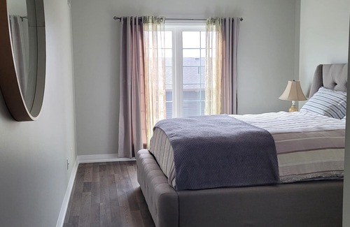 Innisfil Condo | Modern 3-Bedroom House in North-end of Barrie