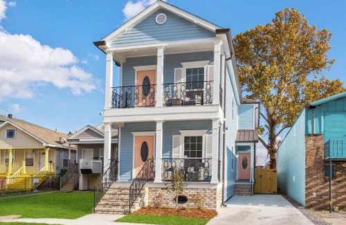 Mid-City House | Modern 3 Bedroom in Mid City