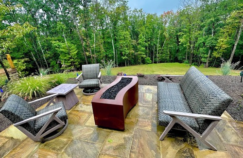 Lost River House | Modern 3-bedroom mountain house with fitness room, WiFi in lovely Lost City
