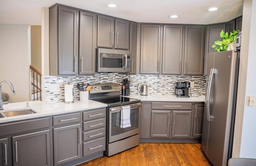 Commerce City House | Modern 3 BR Family Retreat;10 min DIA; Pool