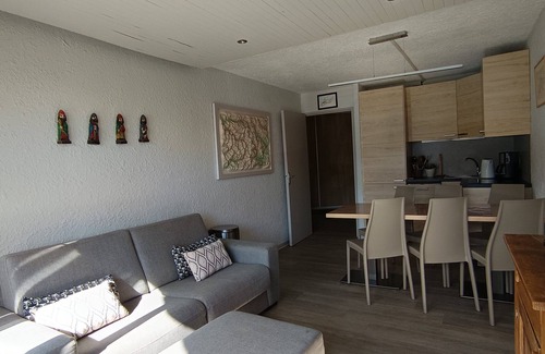 Montgenevre Apartment | Modern 3-Room Apt + Mountain Nook - Close to Ski Lifts - 8 Guests - 2-Star Rating