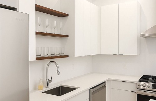 Greenville Apartment | Modern 3bd, 2bth apt in Jersey City near Manhattan