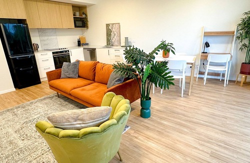 Paraparaumu Beach Apartment | Modern 3Bdr/2bath Apartment ~beach ~golf ~shops