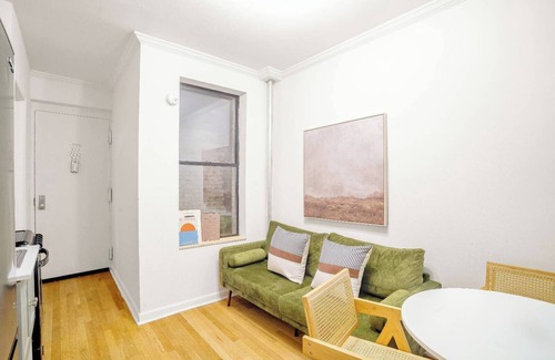 Alphabet City Apartment | Modern 3BR/2BA in the Heart of the Lower East Side