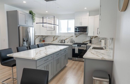 NoHo Arts District House | MODERN 3BR HOME BUILT 2023 w/GARAGE, FENCED PATIO, 2 BALCONIES & EV-CHARGER p65