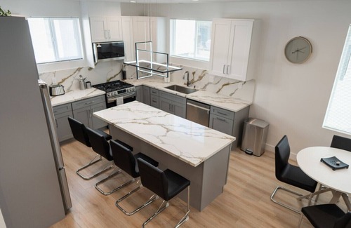 NoHo Arts District House | MODERN 3BR HOME BUILT 2023 w/GARAGE, FENCED PATIO, 2 BALCONIES & EV-CHARGER p65