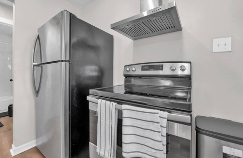 Westgate House | Modern 3BR Near Downtown & Casino, Pet-friendly, Fast Wi-Fi, Laundry