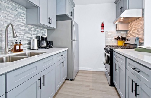 Alhambra Apartment | Modern 3BR Unit + Parking + Near DTLA #TravelSGV