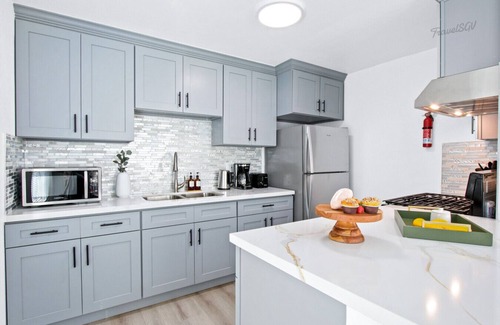 Alhambra Apartment | Modern 3BR Unit + Parking + Near DTLA #TravelSGV