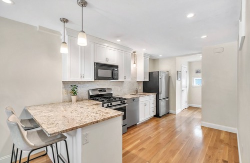 Allston House | Modern 4 Bed 2.5 Bath Home near Harvard with FREE Parking
