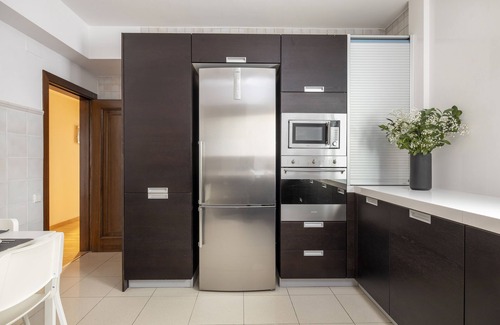 Les Corts Apartment | Modern 4-bedroom apartment in Barcelona