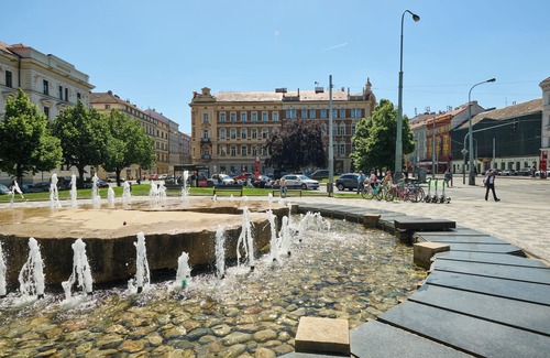 Smichov House | Modern 4 bedroom Lesser Town Apartment