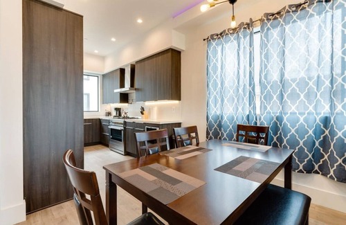 Mid City House | Modern 4 bedroom with rooftop Deck House #3