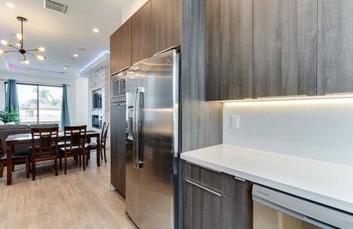 Mid City House | Modern 4 bedroom with rooftop Deck House #3