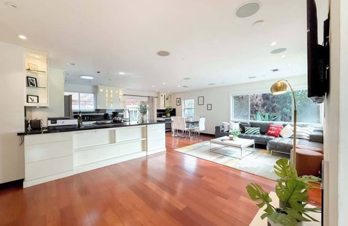 West Los Angeles House | Modern 4BR Gem Near Beverly Hills By Allevo Homes