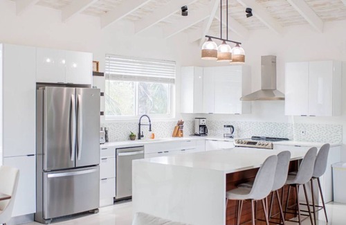 Grace Bay House | Modern 4BR oasis on 1 acre, 1 min from stunning Leeward Beach