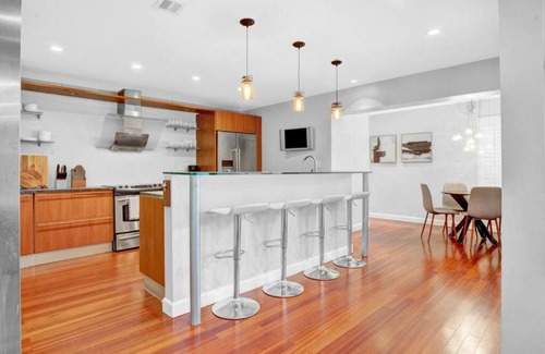 Poinsettia Heights House | Modern 4BR Villa with Pool - Outdoor amenities - WFH