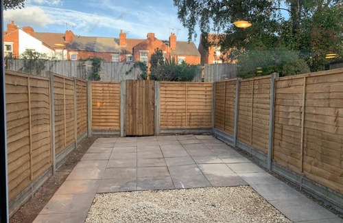 Coventry House | Modern 5 bedroom all en-suite house in Coventry
