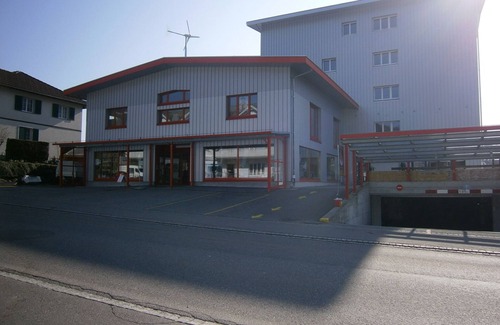 Gommiswald Apartment | Modern, 62m2 studio with kitchen