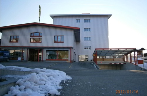 Gommiswald Apartment | Modern, 62m2 studio with kitchen