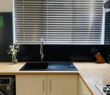 Roches Brunes Apartment | Modern & Affordable Apartment - Roches Brunes