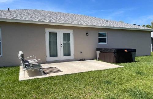 Indian River Estates House | Modern and comfortable new home with hot tub