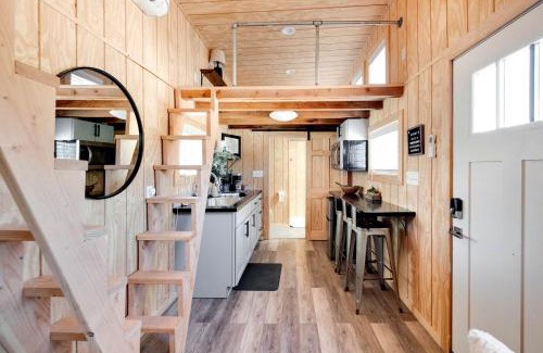 Canyon House | Modern and Secluded Tiny House Ideal for Exploring Palo Duro Canyon State Park in Texas