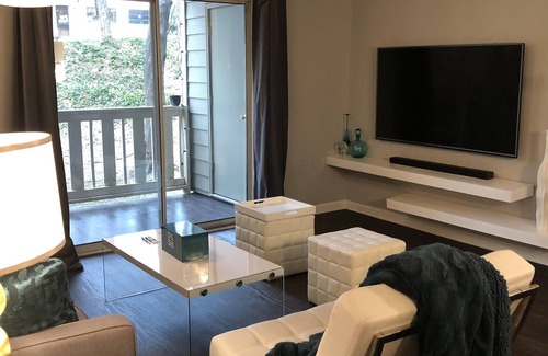 Loring Heights Apartment | Modern and Sophisticated