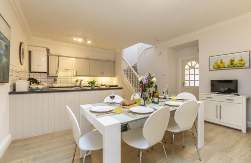 Bath House | Modern and spacious central mews house for 4 with private parking