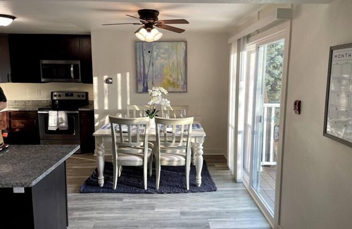 De Pere Apartment | Modern And Spacious Residence In Quiet & Central Community