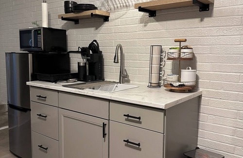 Northeast Raleigh Apartment | Modern And Spacious Studio Retreat