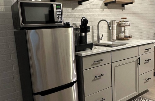 Northeast Raleigh Apartment | Modern And Spacious Studio Retreat