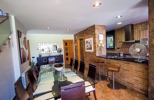 Can Vinyals Villa | Modern and spacious w/private pool close to BCN