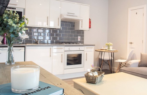 City Centre Apartment | Modern Apartment in Stratford upon Avon