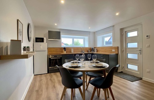 Dinsheim Apartment | Modern apartment with free parking