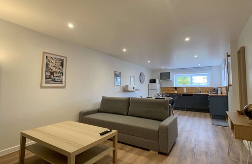 Dinsheim Apartment | Modern apartment with free parking