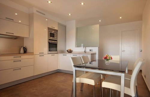 Puerto de Pollensa Apartment | Modern Apartment “Boquer” close to the Beach with Shared Pool
