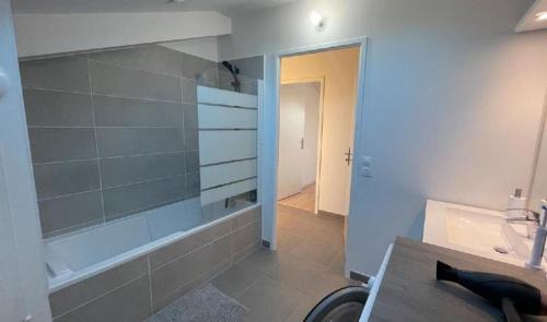 Chatillon Apartment | Modern apartment close to Paris