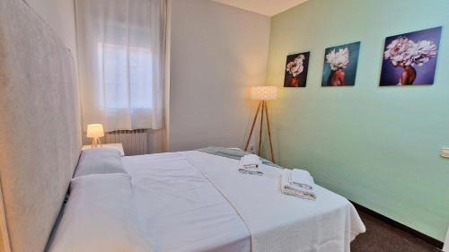 Les Corts Apartment | Modern apartment close to the Camp Nou Stadium
