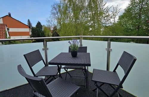 Bad Salzuflen Apartment | Modern apartment with balcony - near Kurpark & trade fair
