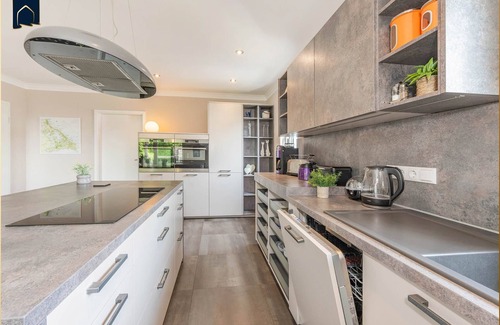 Seebad Bansin Apartment | Modern apartment with fireplace, balcony & quiet location.