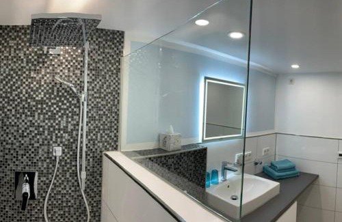 Putzchen/Bechlinghoven Apartment | Modern apartment especially suited for business consultants I close to DT, DHL & UN Campus I reserved parking & personal shuttle to UN campus on demand