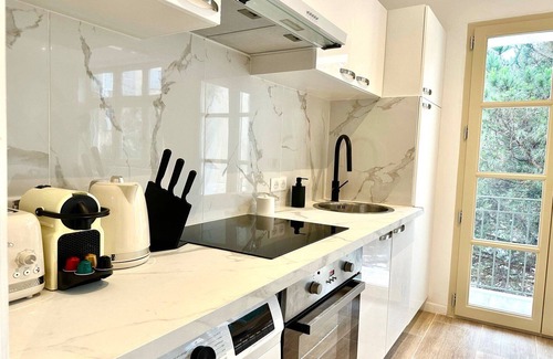 Old Town Apartment | Modern Apartment - 1BD/4P - Center of St Tropez