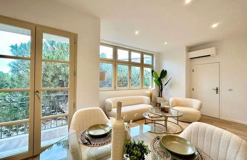 Old Town Apartment | Modern Apartment - 1BD/4P - Center of St Tropez