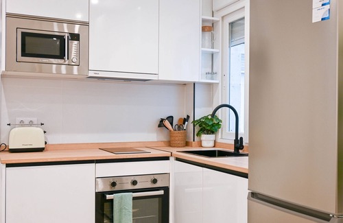 Las Acacias Apartment | Modern Apartment in Acacias with Excellent Location in the Center of Madrid