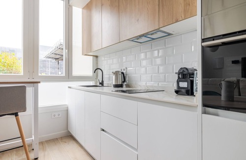 Four Towers Business Area Apartment | Modern apartment in Madrid's financial district