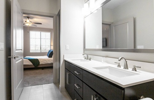 Ironwood Estates Apartment | Modern Apartment in Prime Location (ID5000)
