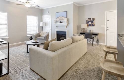 Collierville Apartment | Modern Apartment in Prime Location (ID8622X86)