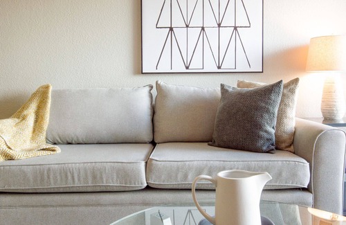 Denver Apartment | Modern Apartment in Prime Location (ID3287X15)