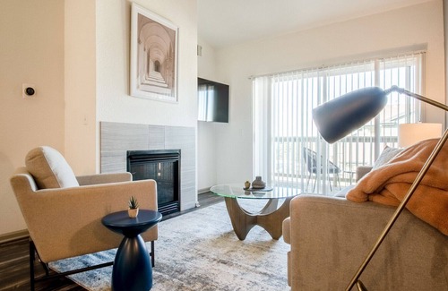 Denver Apartment | Modern Apartment in Prime Location (ID3020X60)
